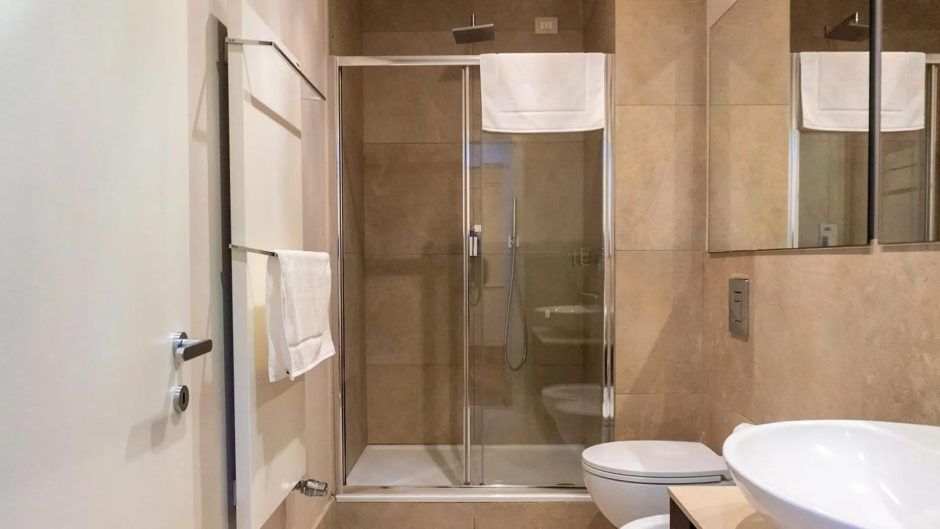 Ideal Rent - Porta Nuova 24 Milán 0*,